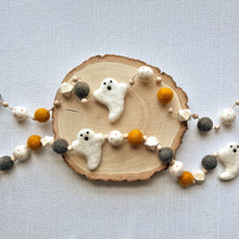 Load image into Gallery viewer, Garland Craft Kit | Hey Boo