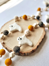 Load image into Gallery viewer, Garland Craft Kit | Hey Boo