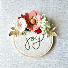 Load image into Gallery viewer, Mini Felt Flower Craft Kit | Holly Jolly Holiday Collection