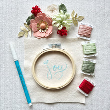 Load image into Gallery viewer, Mini Felt Flower Craft Kit | Holly Jolly Holiday Collection
