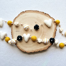 Load image into Gallery viewer, Garland Craft Kit | Black and Gold Love
