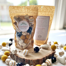 Load image into Gallery viewer, Garland Craft Kit | Black and Gold Love
