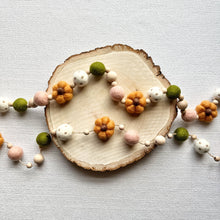 Load image into Gallery viewer, Garland Craft Kit | Thankful
