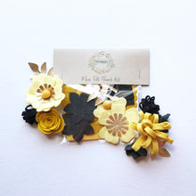 Load image into Gallery viewer, Mini Felt Flower Craft Kit | Black and Gold
